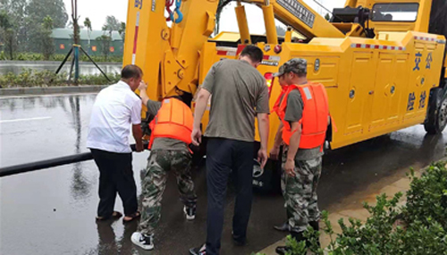 以“汛”為令 聞“雨”而動(dòng) 暴雨中洛陽(yáng)公交人在行動(dòng)！