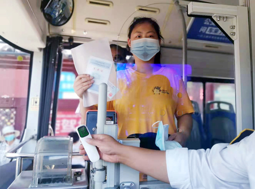 愛心助考，公交服務暖人心