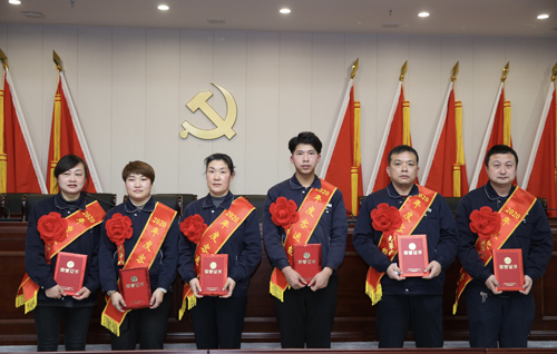 0205 客運能手從左至右依次為 吳婷、李若芳、李彩霞、嚴成彬、姚乃遜、沈金雷.jpg